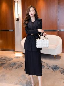 【新款现货】秋季黑色木耳边马甲连衣裙两件套,女装马夹,水锦红