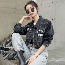 春秋牛仔女欧货2024年新款时尚网红洋气减龄短外套工装，女装牛仔外套，纯色衣恋