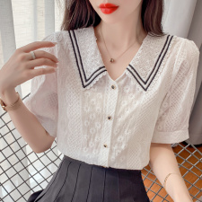 白色