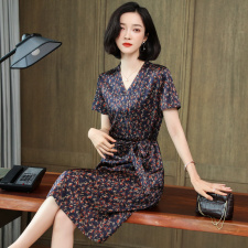 杭州大牌真丝连衣裙女夏2025年新款小个子中年妈妈高端桑蚕丝裙子，女装连衣裙，阿舍尔