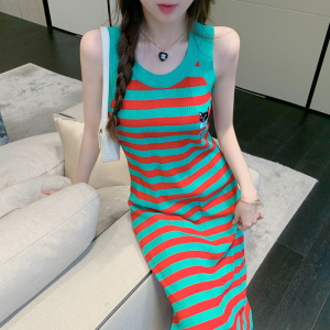 2021夏季新款女装网红条纹针织吊带连衣裙设计感小众无袖背心裙潮，女装连衣裙，潮品会