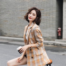 黄色格子西装配腰带 黄色格子西装配腰带